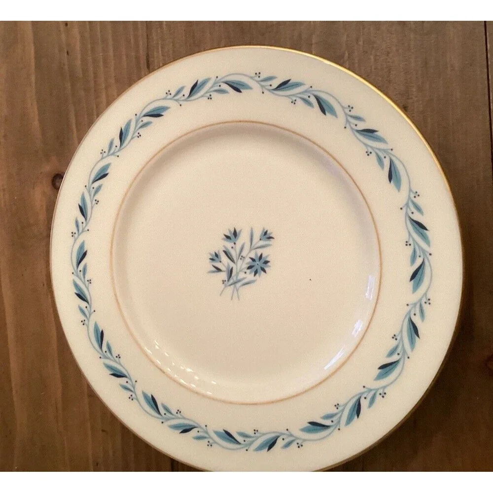 LENOX BLUERIDGE LOT OF 4 PCS 8 1/4